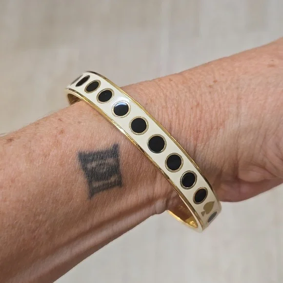 Kate Spade New York "In the Spotlight" Black/Cream/Gold Enamel Bangle Bracelet - Picture 8 of 8